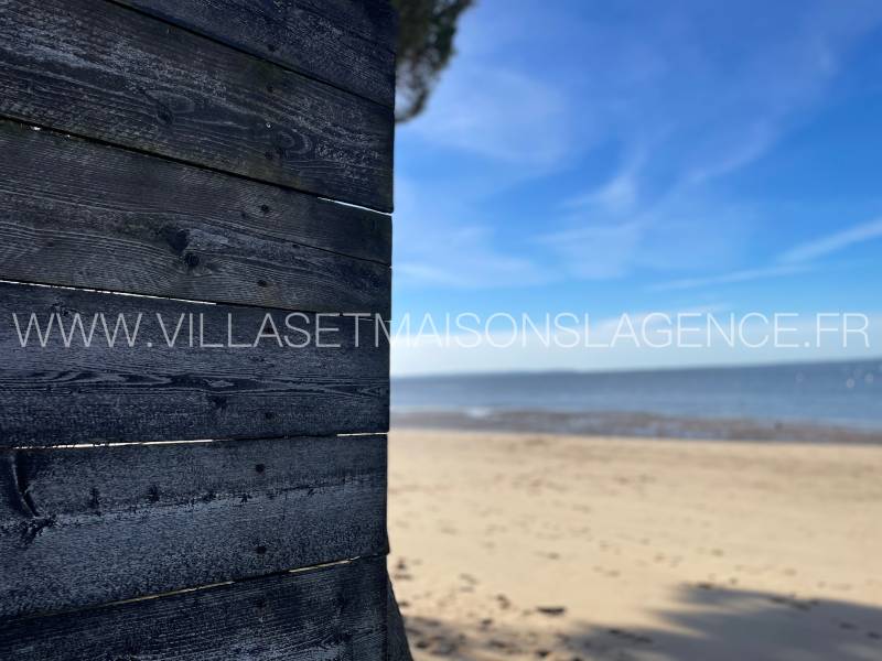 acheter avec une agence une maison de  chambres, de plain-pied proche des plages du bassin d'Arcachon à Arès